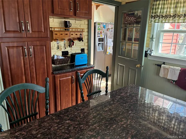 $699,000 | 21 Wellington Place, Amityville, NY 11701