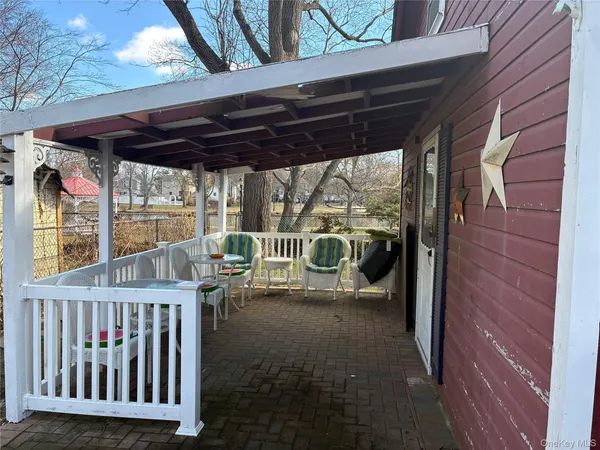 $699,000 | 21 Wellington Place, Amityville, NY 11701