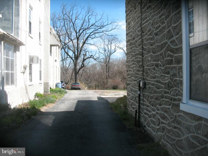6635 Ridge Avenue Philadelphia, PA 19128 - Photo 9 of 13 Driveway
