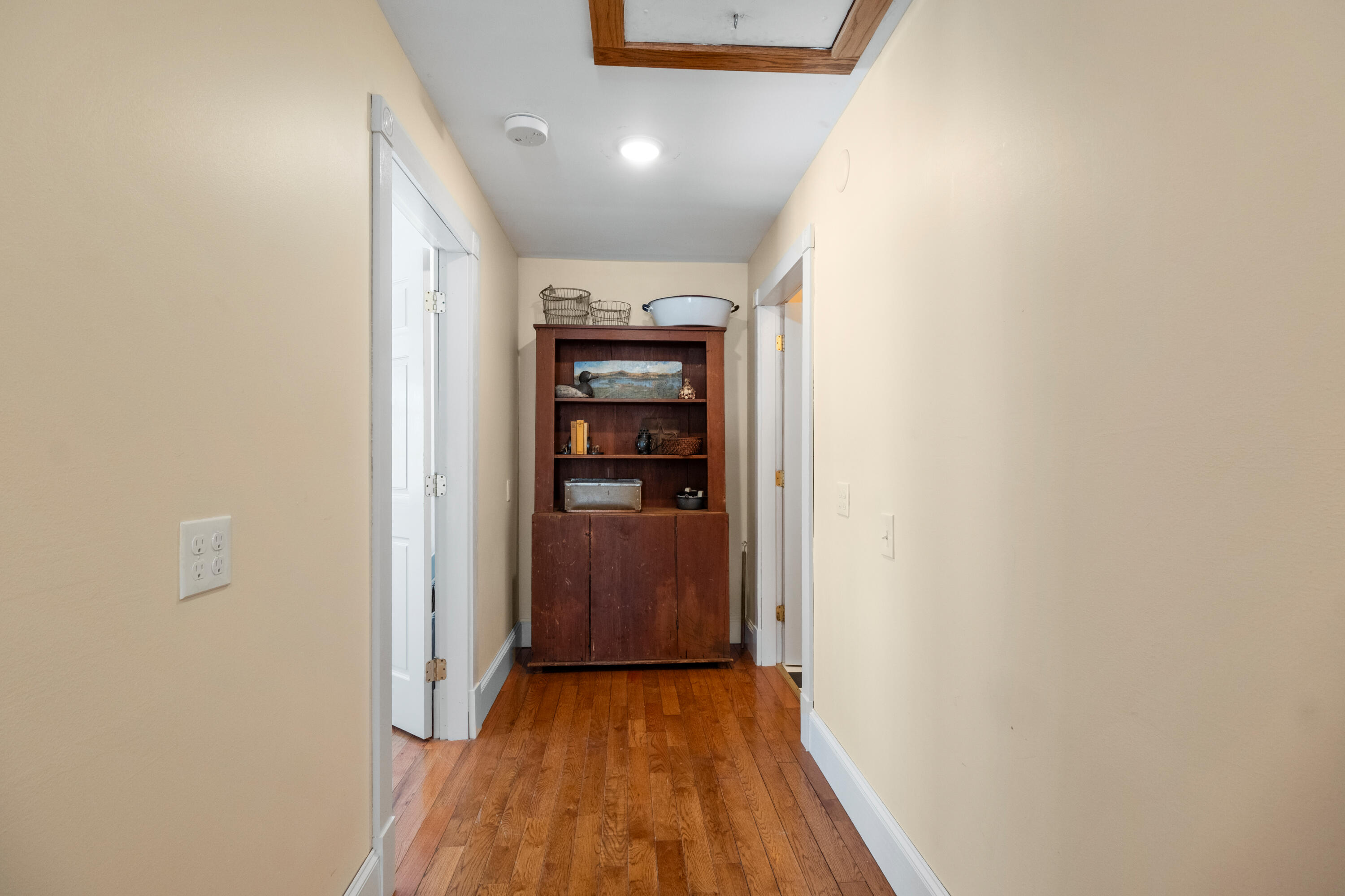 31-33 Booker Street, Unit 4 Thomaston, ME 04861 - Photo 18 of 35 04- 33 Booker Street 4 Thomaston - JAC