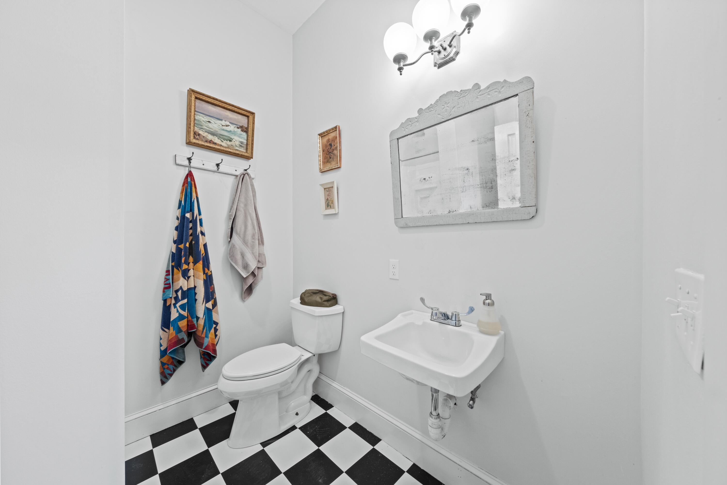 31-33 Booker Street, Unit 4 Thomaston, ME 04861 - Photo 28 of 35 05- 33 Booker Street 4 Thomaston - JAC