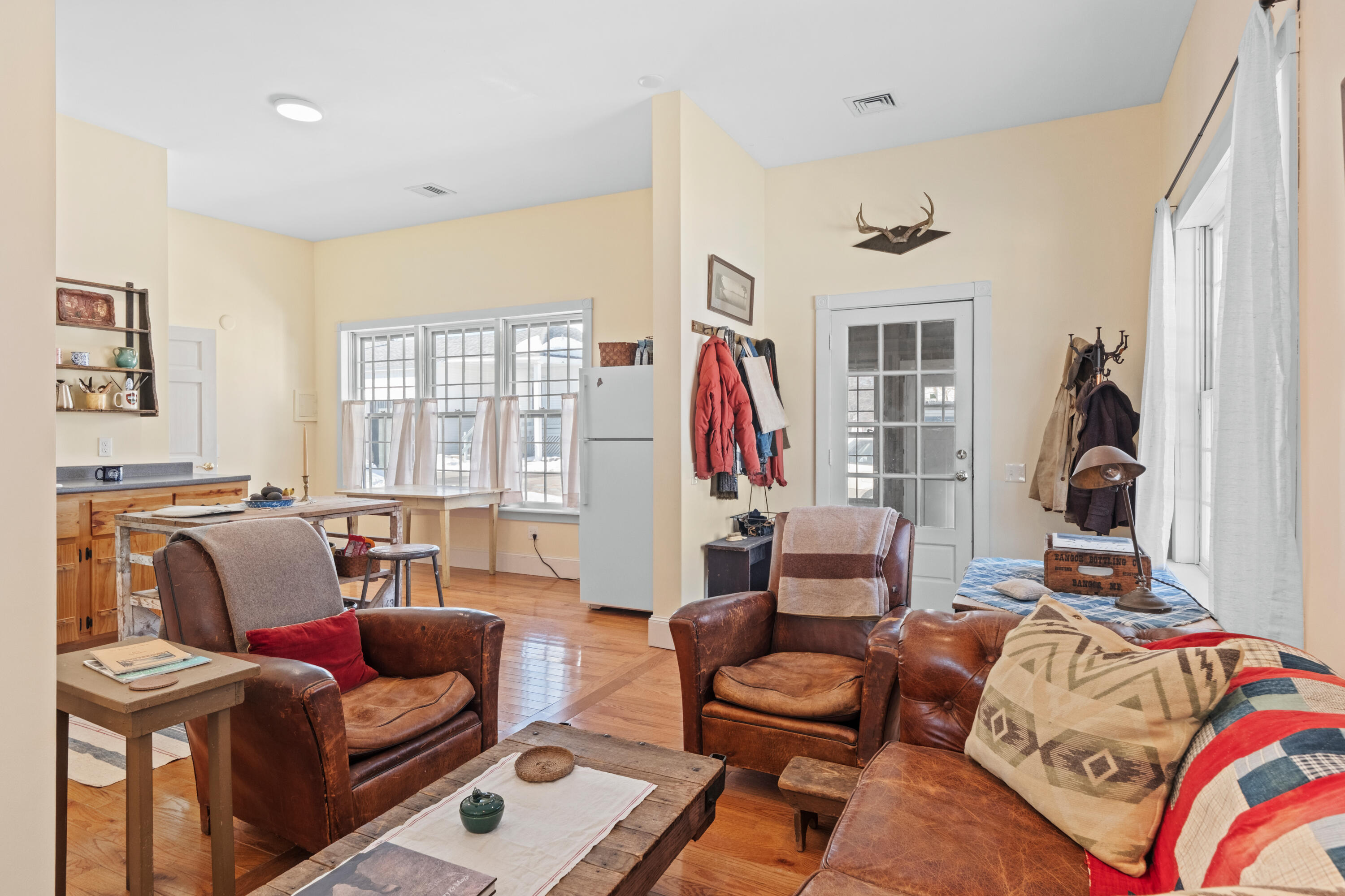 31-33 Booker Street, Unit 4 Thomaston, ME 04861 - Photo 4 of 35 20- 33 Booker Street 4 Thomaston - JAC