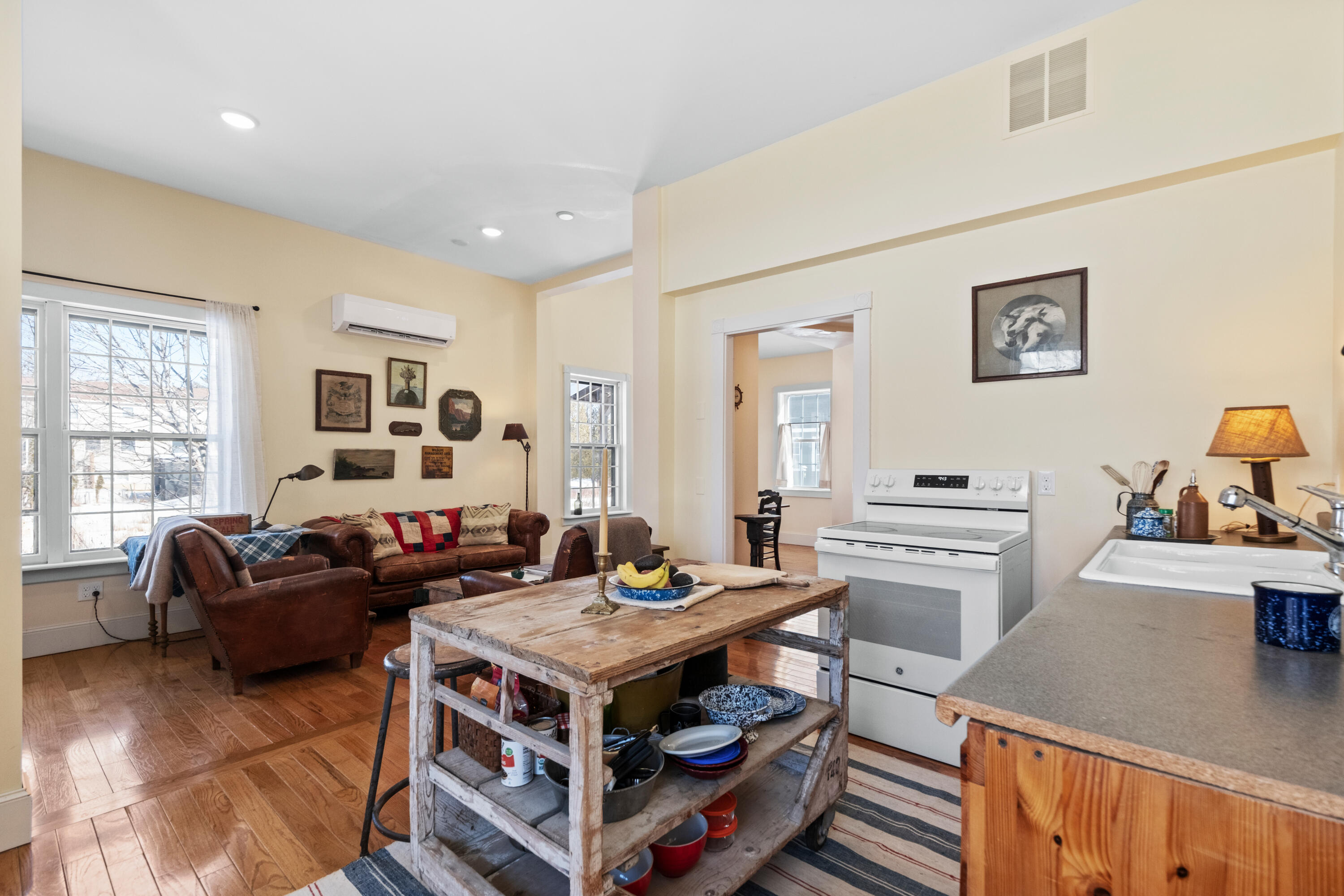 31-33 Booker Street, Unit 4 Thomaston, ME 04861 - Photo 10 of 35 26- 33 Booker Street 4 Thomaston - JAC