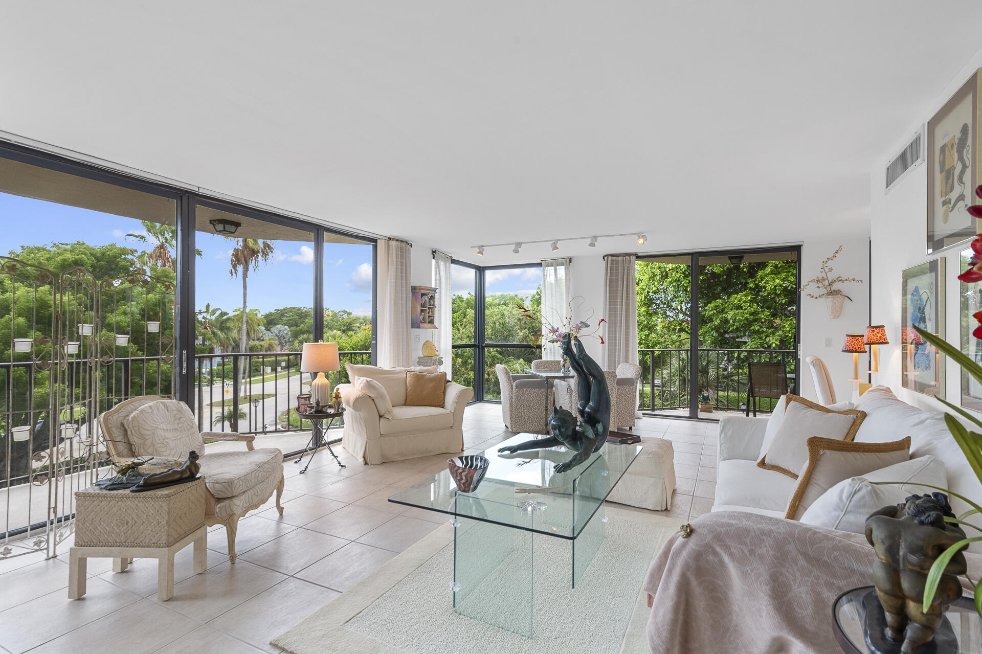 859 Jeffery Street, Unit 401 Boca Raton, FL 33487 - Photo 4 of 60 DSC_1287