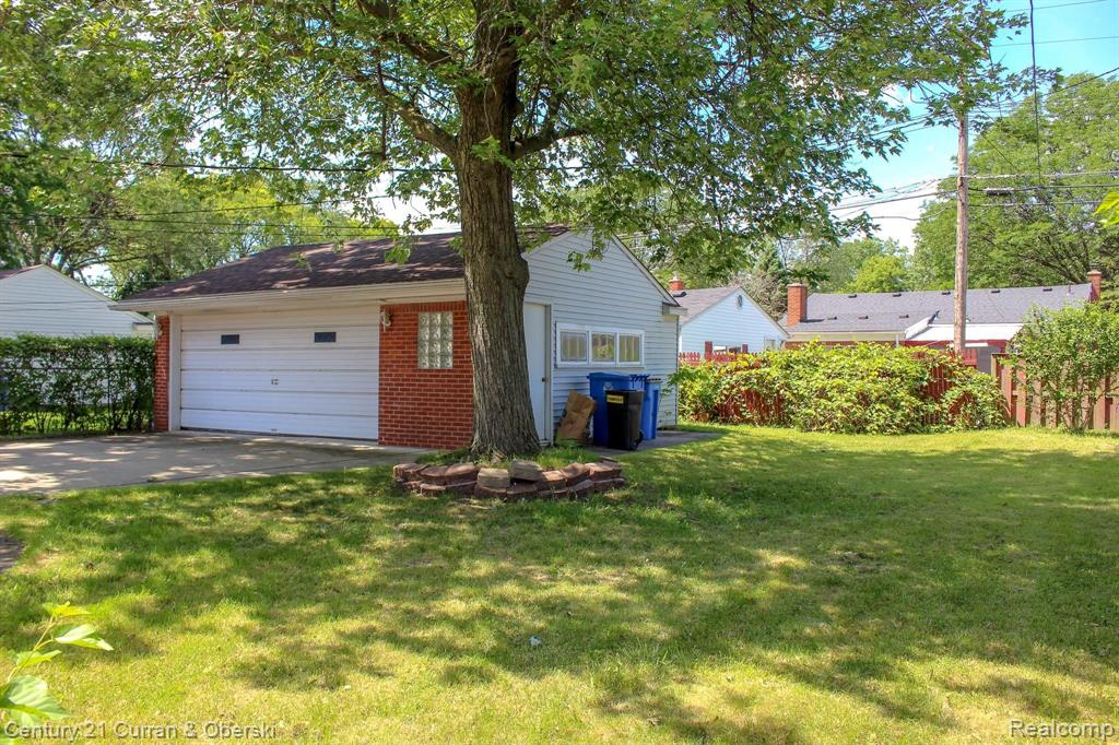 5757 Rouge Court Dearborn Heights, MI 48127 - Photo 15 of 21