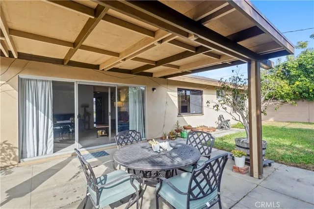 $1,100,000 | 6112 Tyndall Drive, Huntington Beach, CA 92647