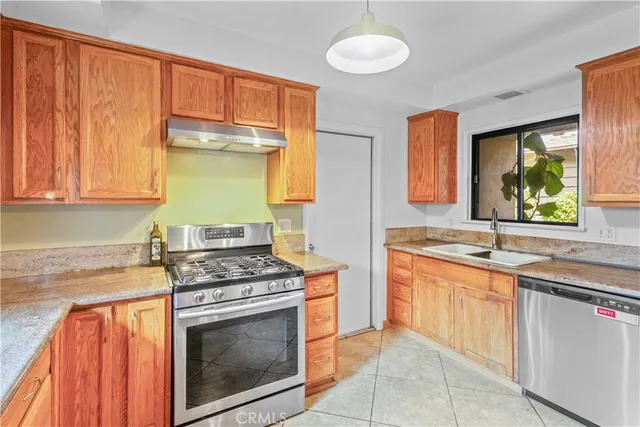 $1,100,000 | 6112 Tyndall Drive, Huntington Beach, CA 92647