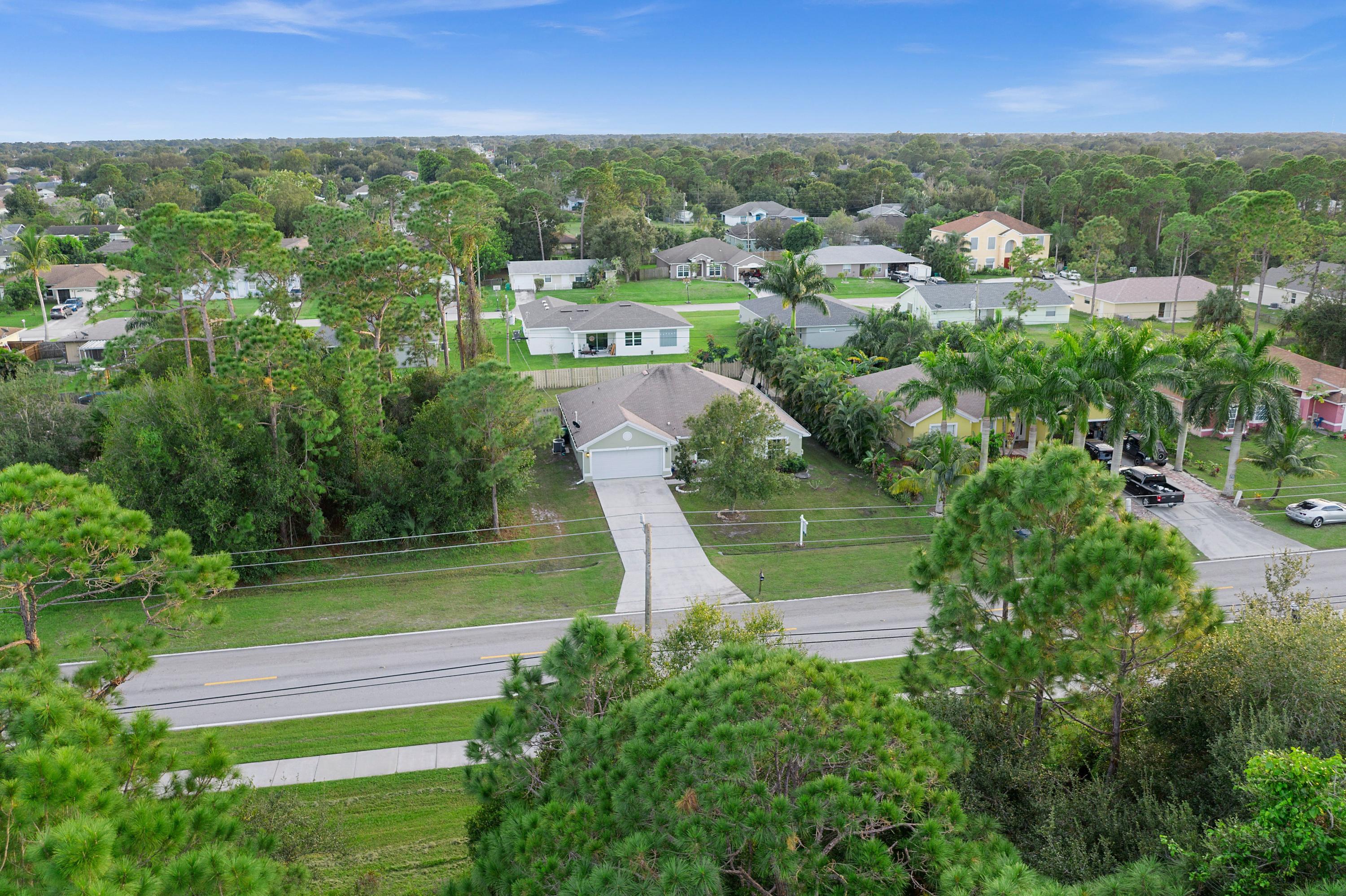 1322 Southwest Del Rio Boulevard Port St. Lucie, FL 34953 - Photo 18 of 21 tL4RJtWg
