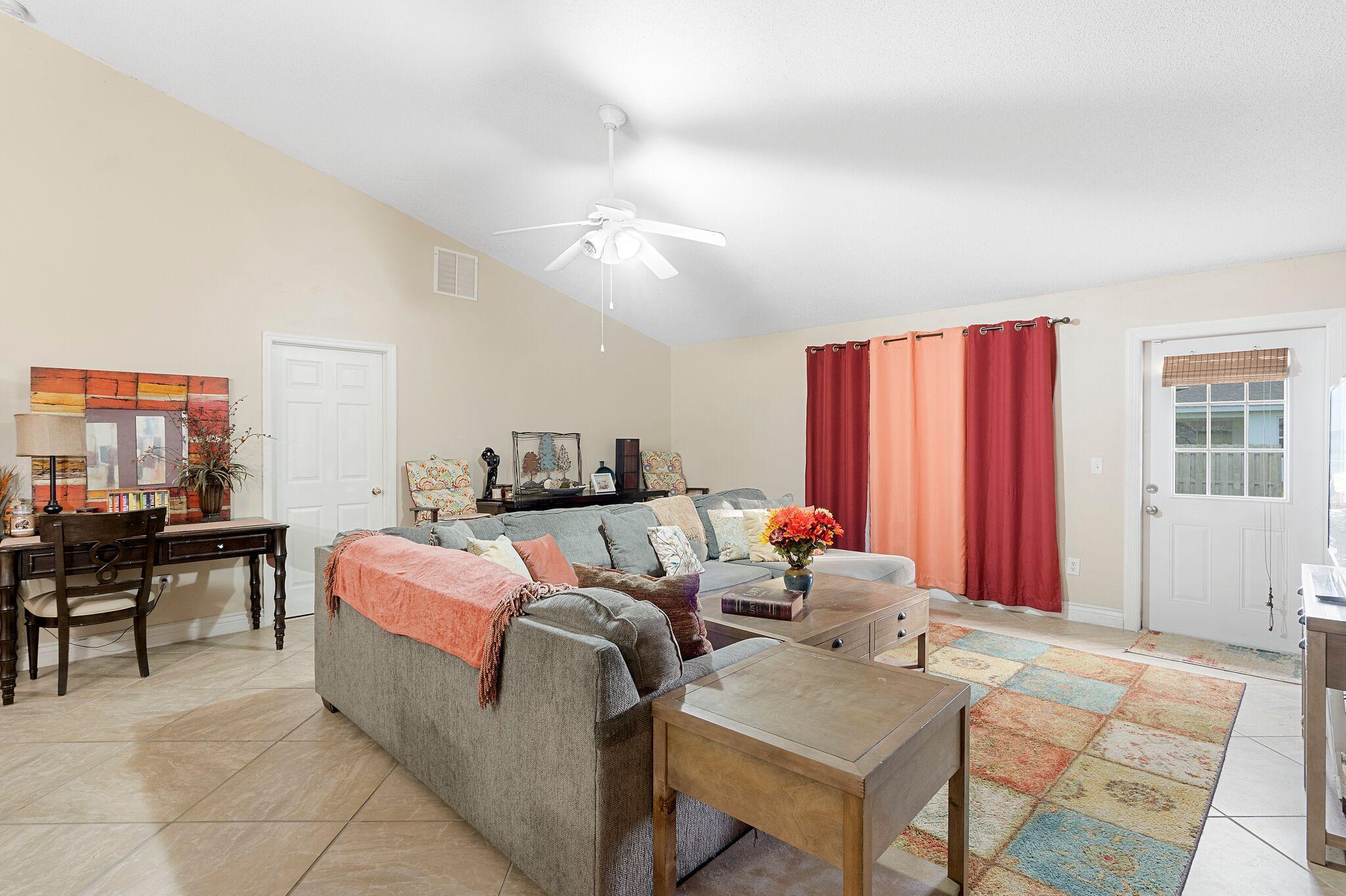 1322 Southwest Del Rio Boulevard Port St. Lucie, FL 34953 - Photo 9 of 21 RikERm6Q