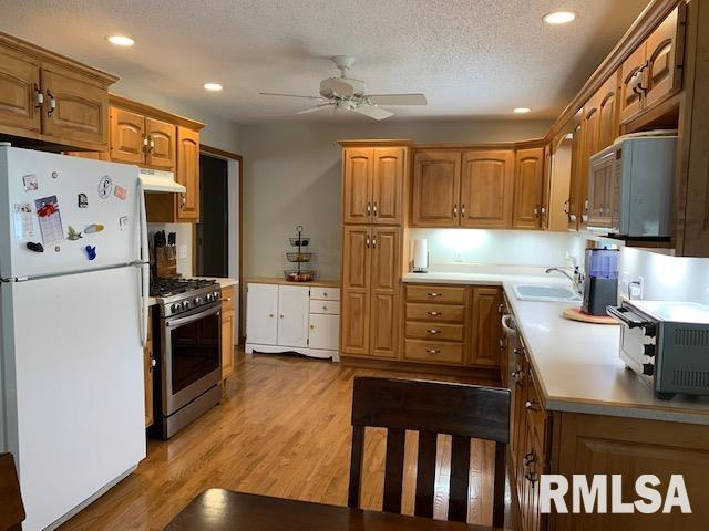 7708 Hunt Road Springfield, IL 62712 - Photo 3 of 7