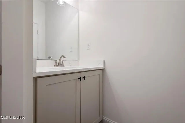 $379,900 | 660 Bolivar Drive, Nesbit, MS 38651