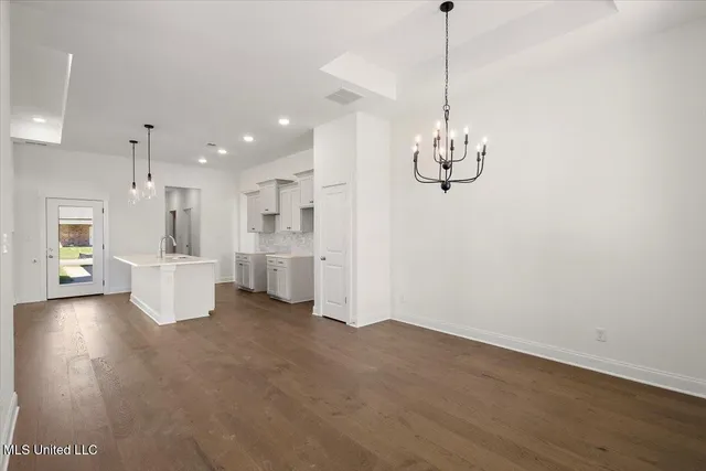 $379,900 | 660 Bolivar Drive, Nesbit, MS 38651