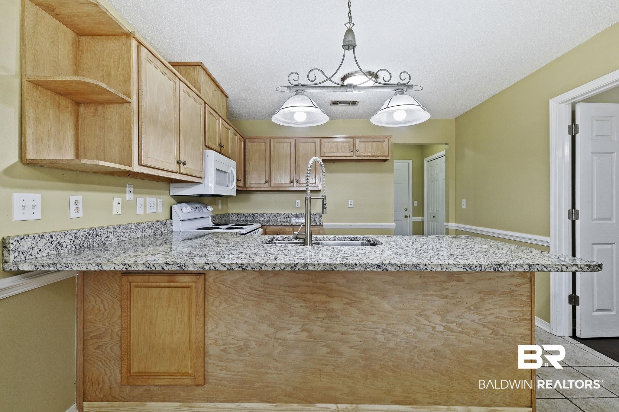 133 Pennbrooke Loop Foley, AL 36535 - Photo 23 of 54 Kitchen