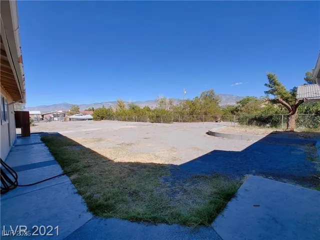 $1,950 | 630 East Simkins Road, Pahrump, NV 89060