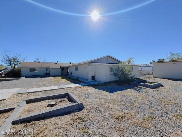 $1,950 | 630 East Simkins Road, Pahrump, NV 89060