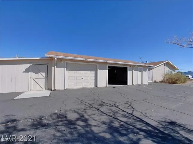 $1,950 | 630 East Simkins Road, Pahrump, NV 89060