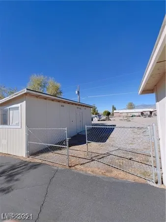$1,950 | 630 East Simkins Road, Pahrump, NV 89060