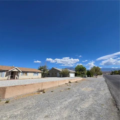$1,950 | 630 East Simkins Road, Pahrump, NV 89060
