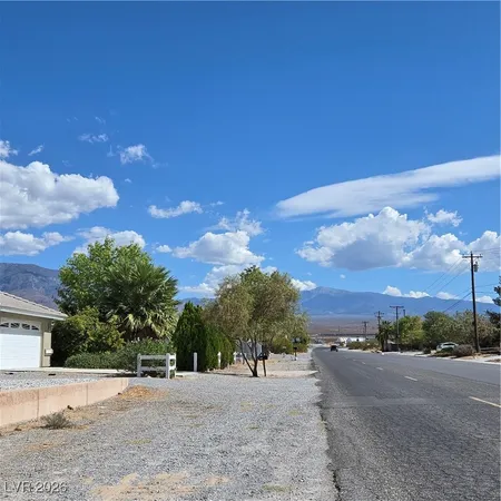 $1,950 | 630 East Simkins Road, Pahrump, NV 89060
