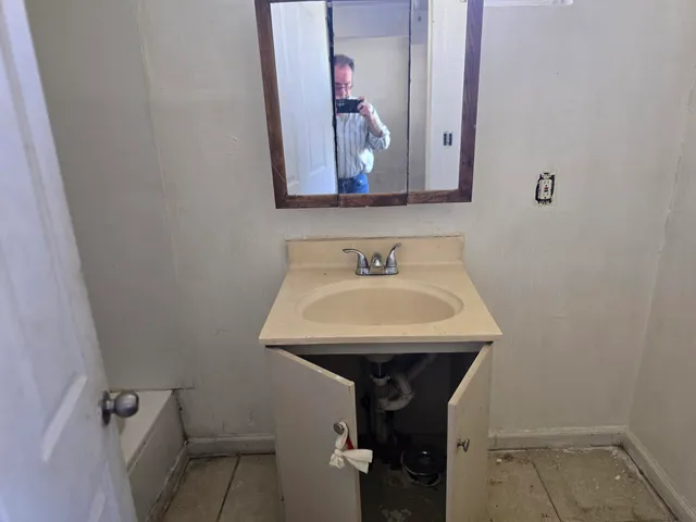 $110,000 | 323 Ferry Avenue, Pontiac, MI 48341