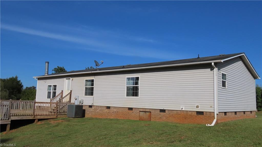 3112 Cranberry Road Boonville, NC 27011 - Photo 3 of 22 Gallery Image 3