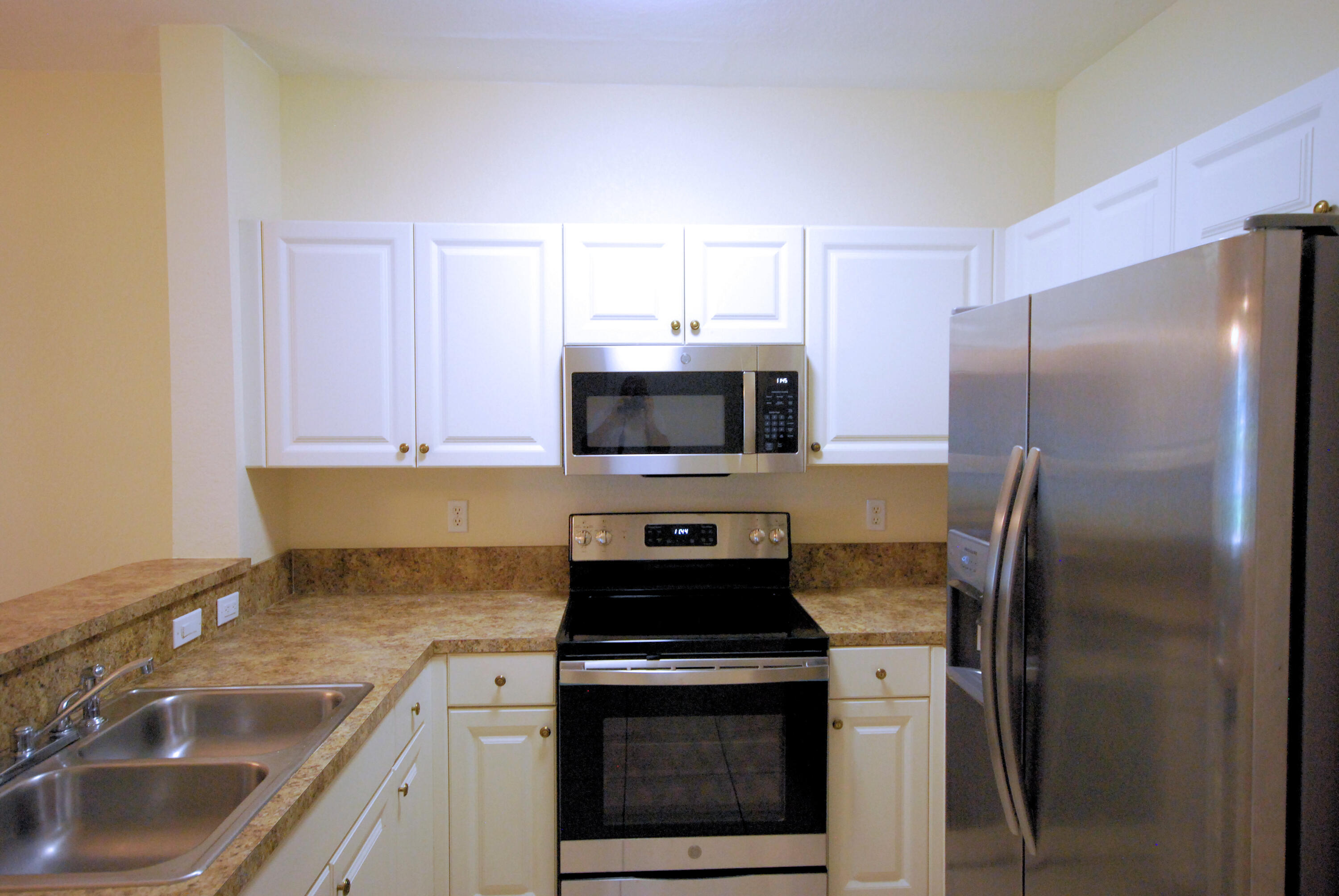 3615 Oleander Terrace Riviera Beach, FL 33404 - Photo 12 of 37 DSC_0003 (1)