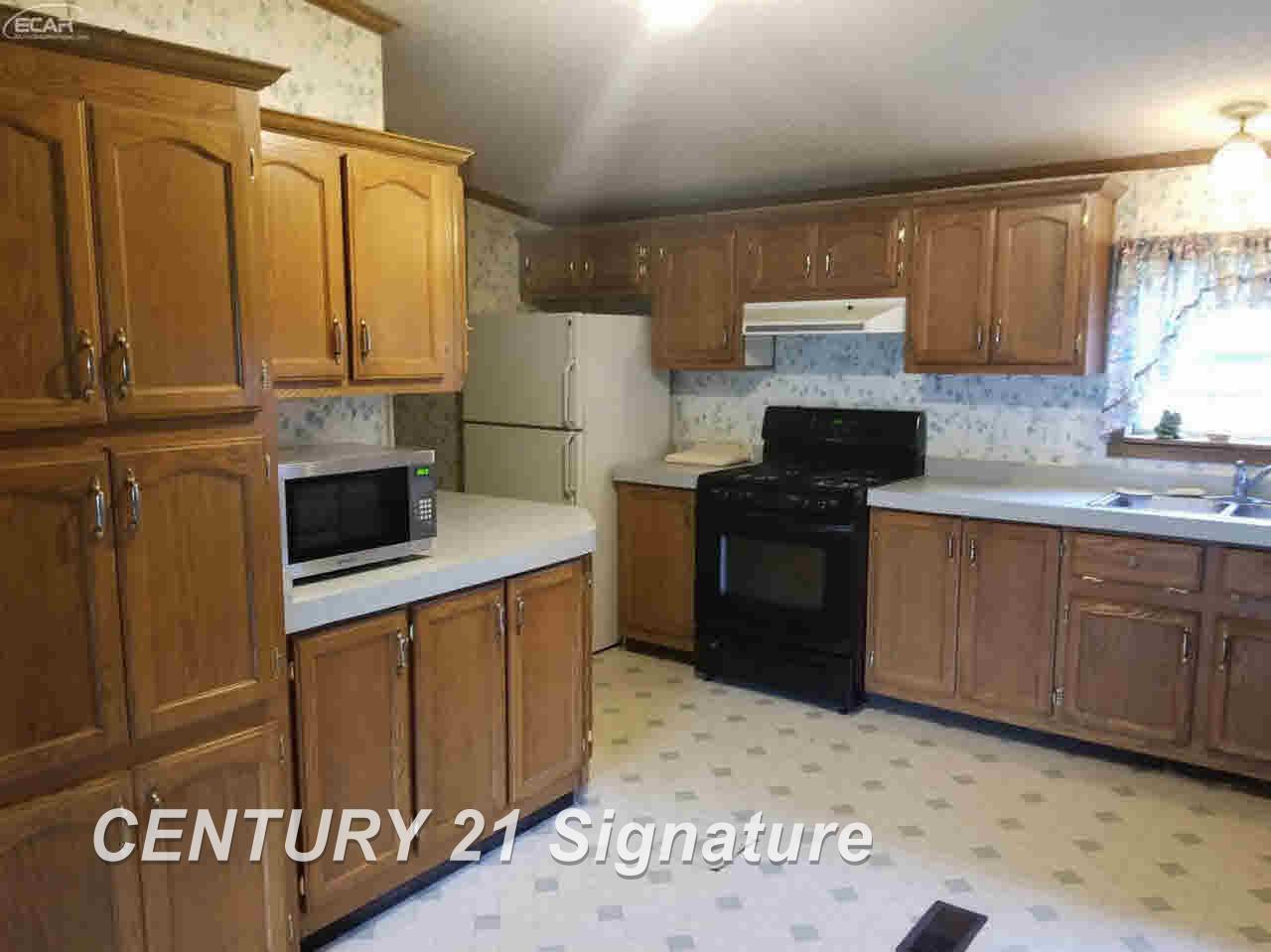 8395 North Clio Road Mount Morris, MI 48458 - Photo 2 of 15