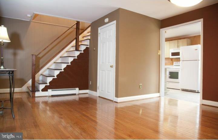 361 Wheat Road Vineland, NJ 08360 - Photo 4 of 19 Living Room