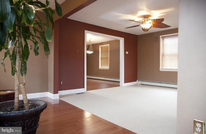 361 Wheat Road Vineland, NJ 08360 - Photo 6 of 19 Living Room