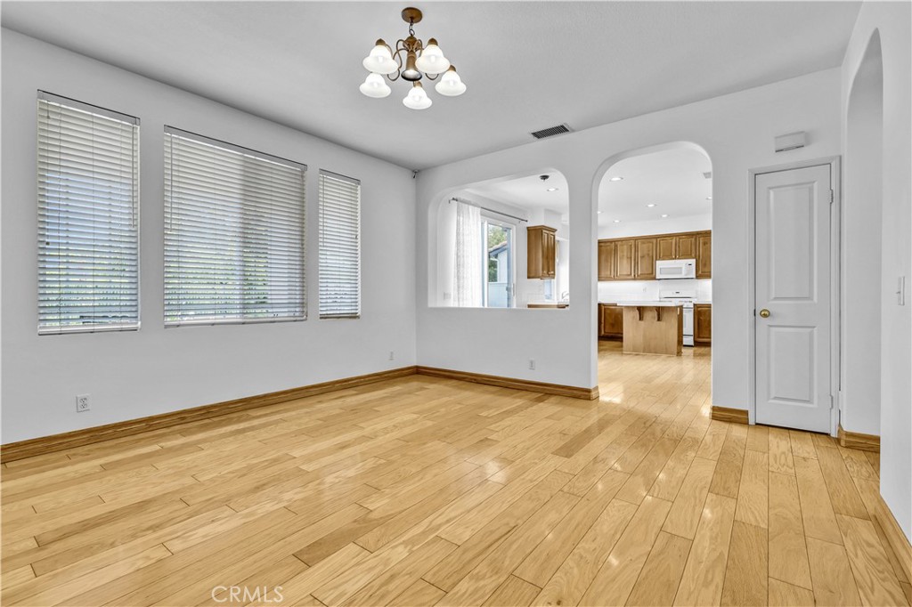 21 Skywood Street Ladera Ranch, CA 92694 - Photo 4 of 31 Living Room