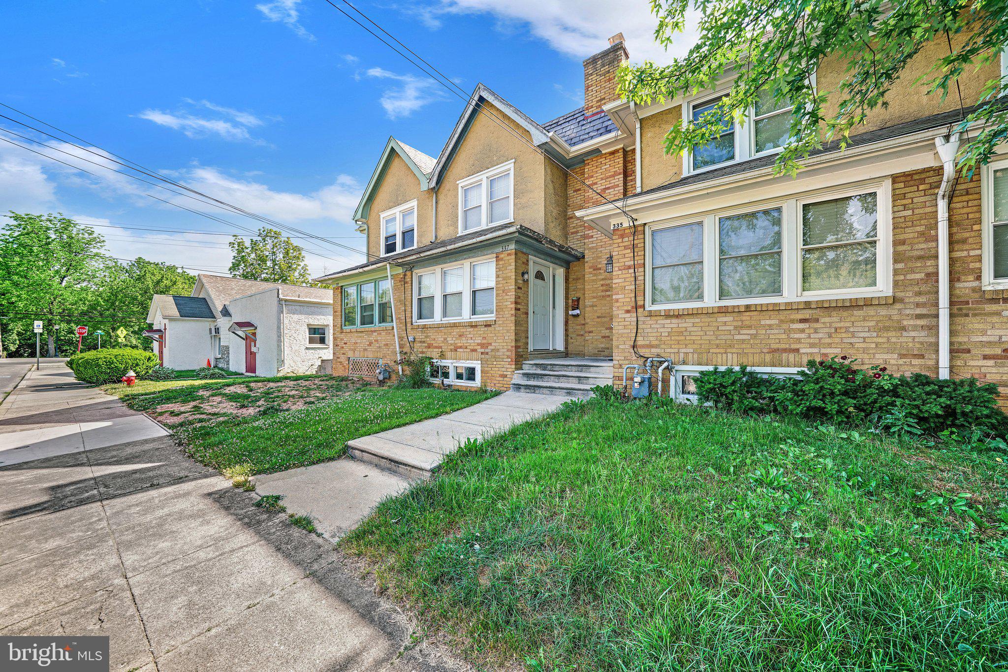 337 Stuart Avenue Downingtown, PA 19335 - Photo 2 of 21