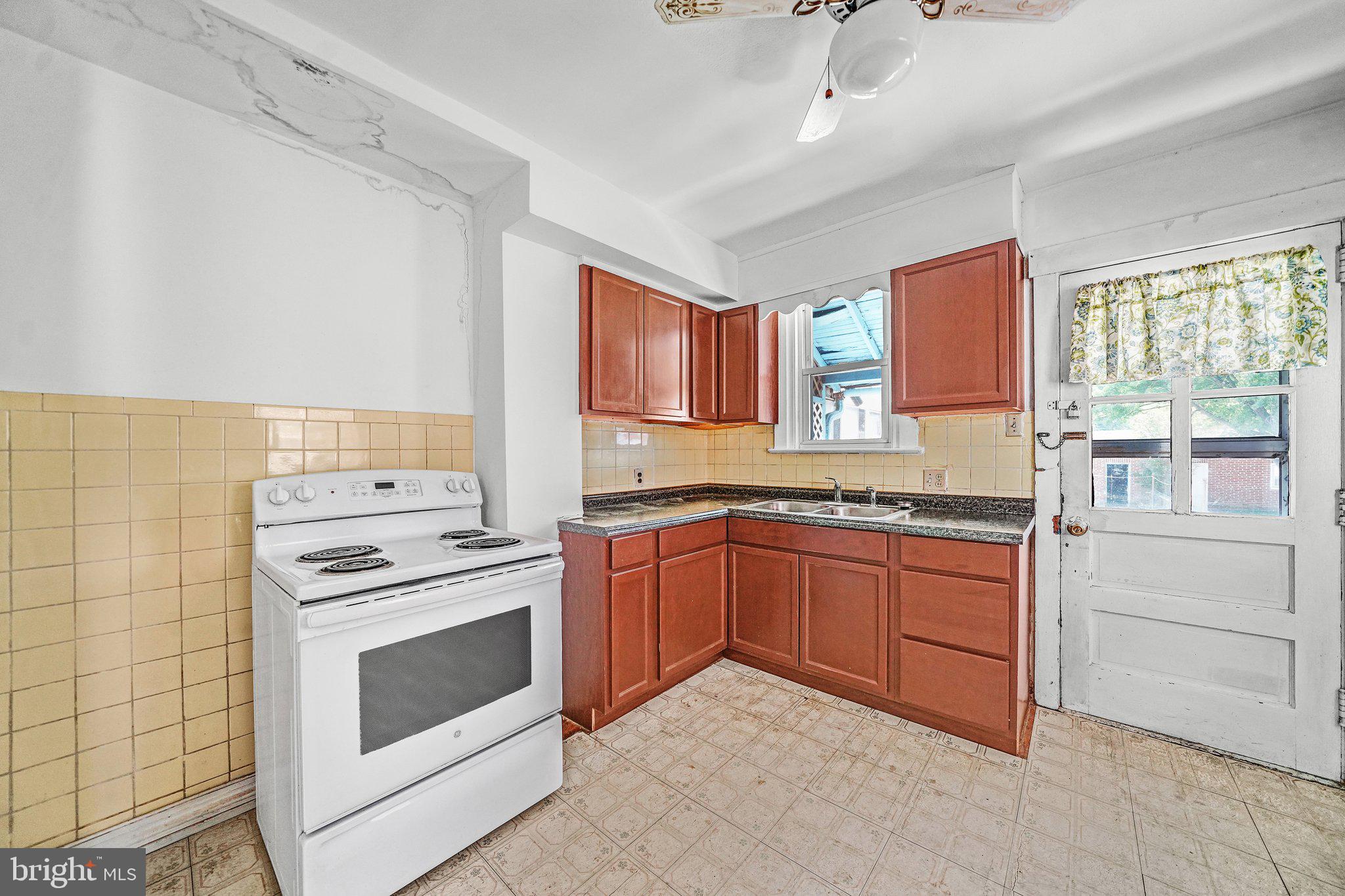 337 Stuart Avenue Downingtown, PA 19335 - Photo 8 of 21