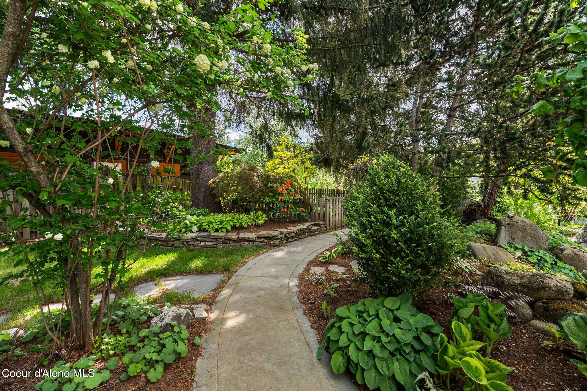 207 Birch Banks Road Sagle, ID 83860 - Photo 68 of 86 Landscaping