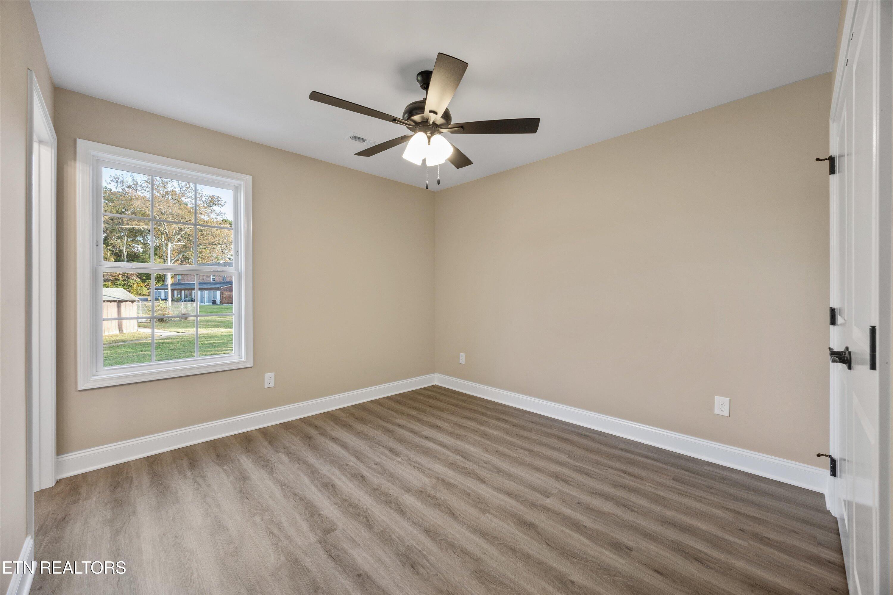 481 Broome Road Northwest, Unit 205 Knoxville, TN 37909 - Photo 16 of 23 19-481 Chadwick Dr 06