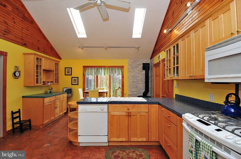 10841 Braeburn Road Columbia, MD 21044 - Photo 14 of 30 Kitchen