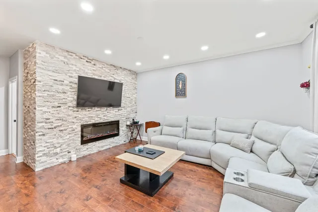 $489,900 | 17045 Sterling Drive, Lockport, IL 60441