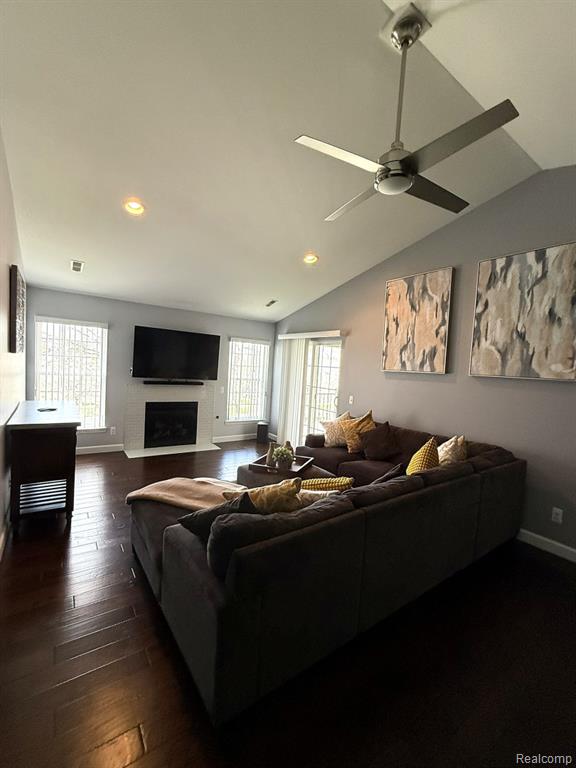 3612 Oakmonte Boulevard Rochester, MI 48306 - Photo 4 of 35