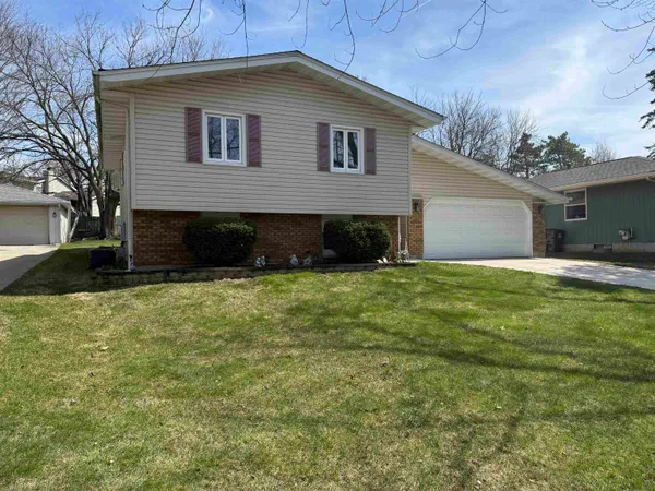 $234,900 | 2822 Norway Pine Road, Rockford, IL 61109