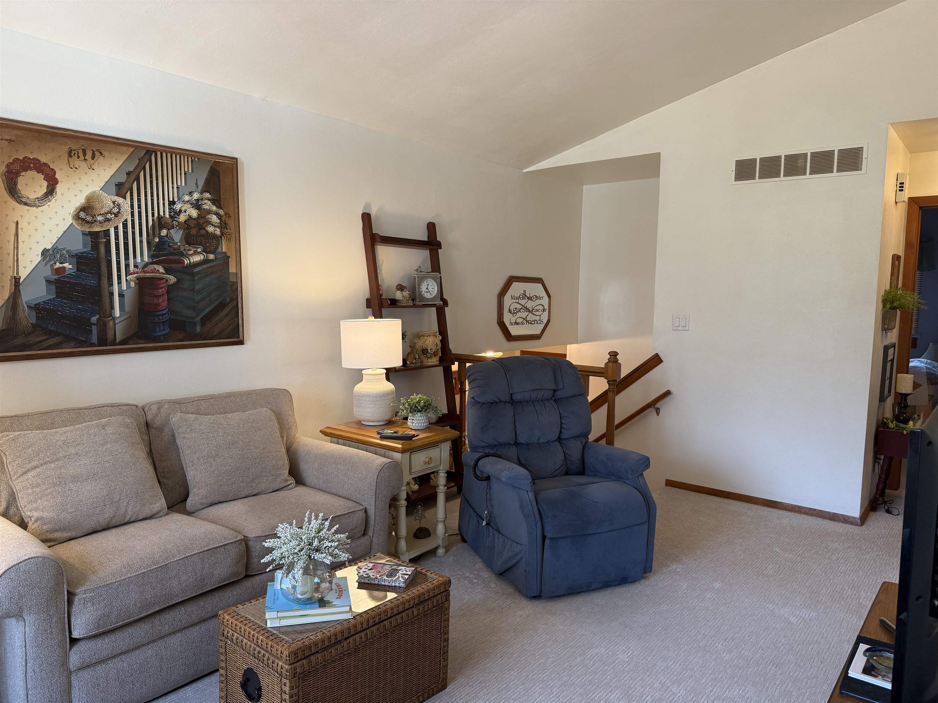 2822 Norway Pine Road Rockford, IL 61109 - Photo 5 of 18 a living room with furniture and a couch