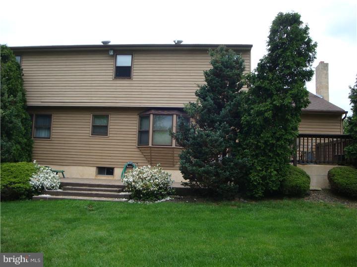 40 Jericho Road Southampton, PA 18966 - Photo 21 of 25 Exterior Back