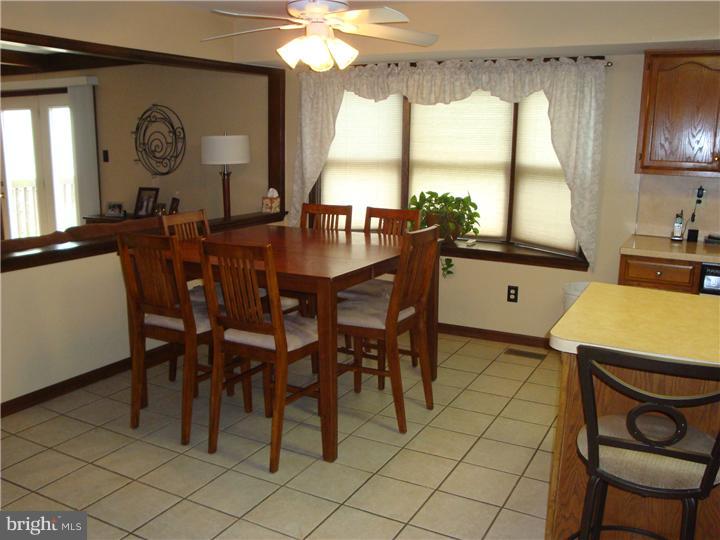 40 Jericho Road Southampton, PA 18966 - Photo 9 of 25 Butler Pantry