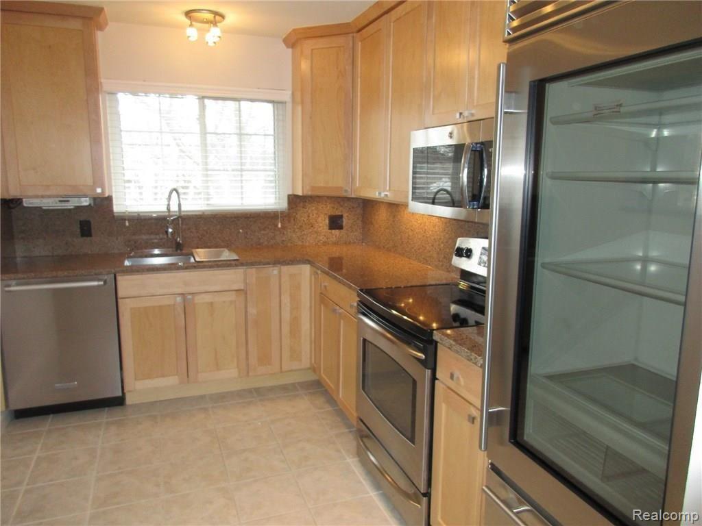 3501 West 14 Mile Road, Unit 13 Royal Oak, MI 48073 - Photo 7 of 20