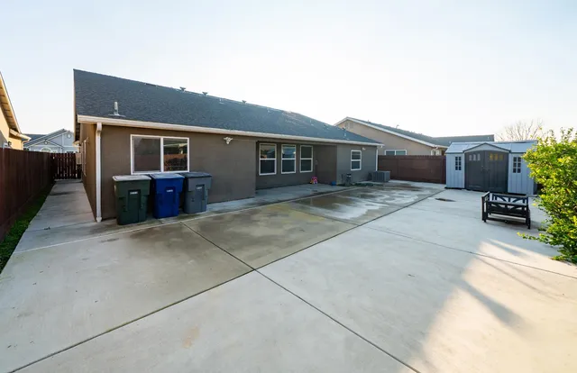 $539,000 | 6676 East Dayton Avenue, Fresno, CA 93727