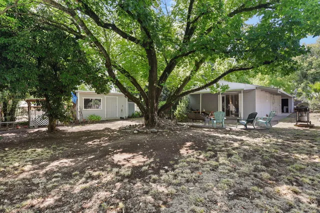 $299,000 | 2165 Paris Avenue, Redding, CA 96001