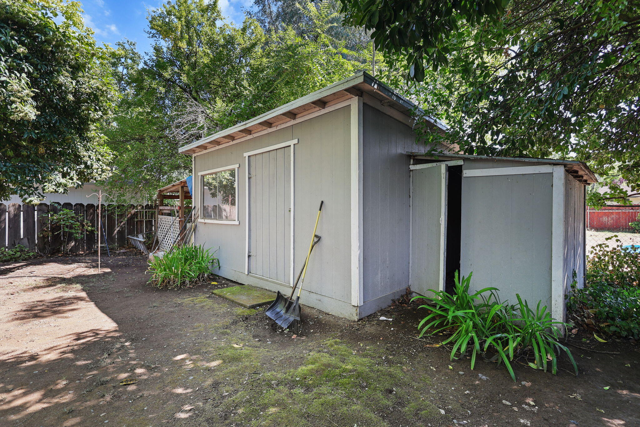 2165 Paris Avenue Redding, CA 96001 - Photo 19 of 22 a house with a outdoor space