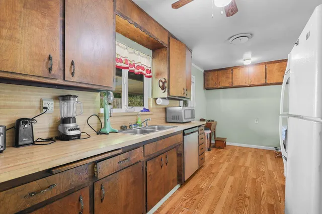 $299,000 | 2165 Paris Avenue, Redding, CA 96001