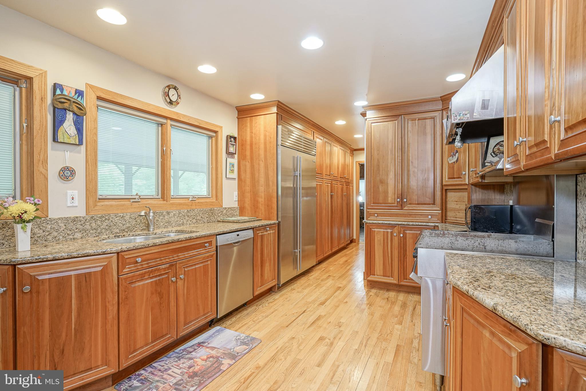 572 Eayrestown Road Lumberton, NJ 08048 - Photo 14 of 60 Cooks kitchen complete with SubZero Refrigerator