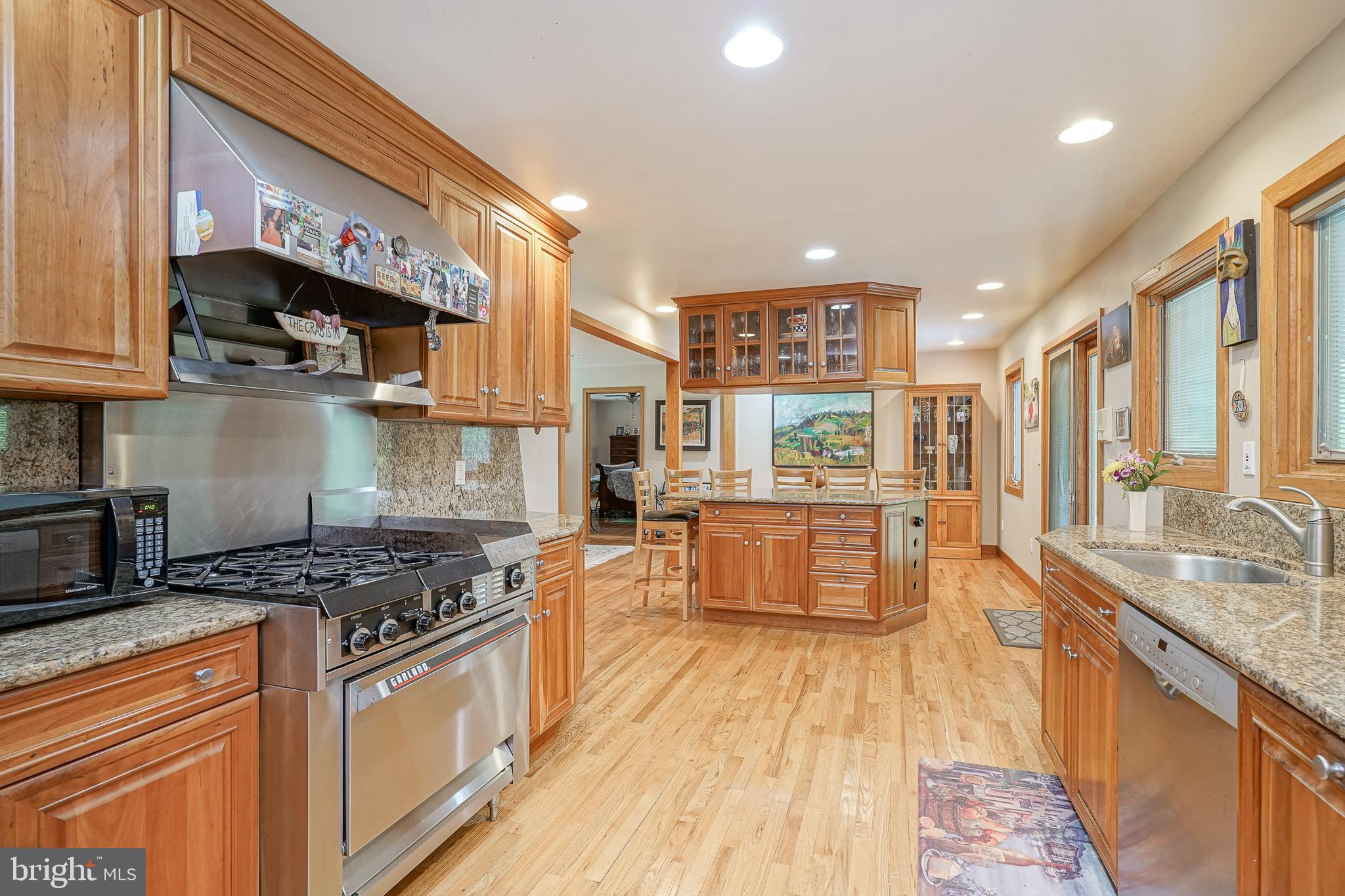 572 Eayrestown Road Lumberton, NJ 08048 - Photo 15 of 60 Commercial Grade stove