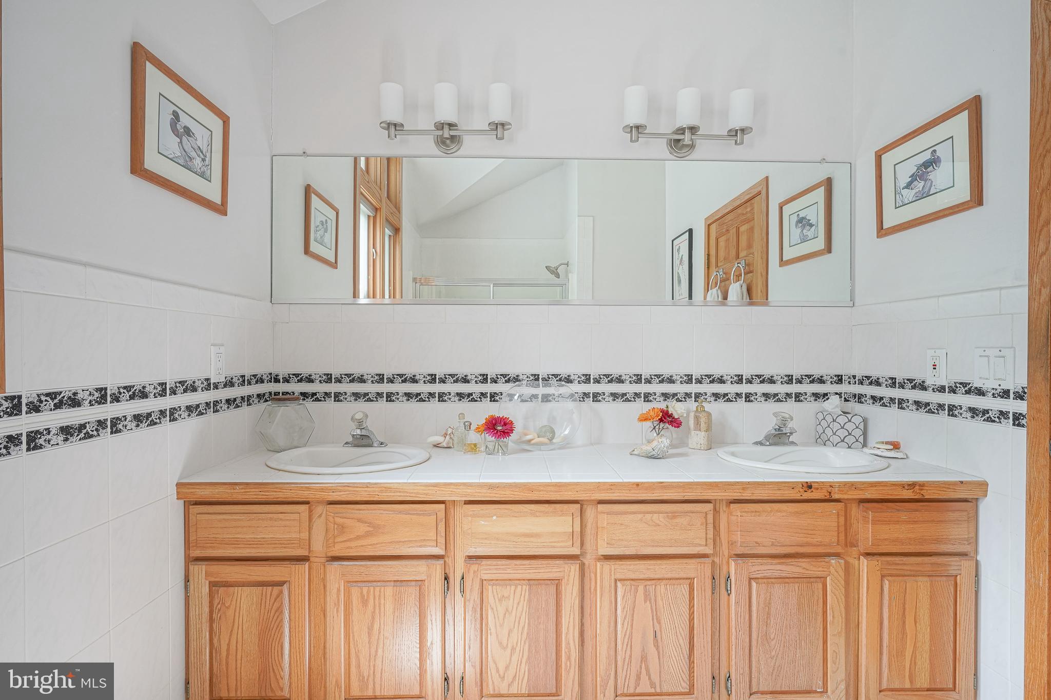 572 Eayrestown Road Lumberton, NJ 08048 - Photo 39 of 60 Second floor full bathroom 4