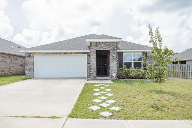 $2,200 | 2801 Patriot Rdg Drive, Crestview, FL 32539